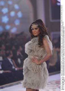 Dec. 13, 2015 - Lahore, Punjab, Pakistan - Pakistani model presents the creations of the famous designer Sahar Atif the last day of Telenor Fashion Bridal Couture Week in Lahore. Lahore Pakistan - ZUMAp133
