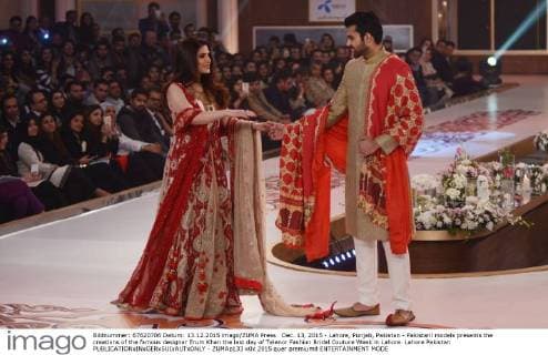 Dec. 13, 2015 - Lahore, Punjab, Pakistan - Pakistani models presents the creations of the famous designer Erum Khan the last day of Telenor Fashion Bridal Couture Week in Lahore. Lahore Pakistan - ZUMAp133