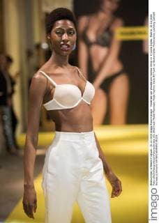 Model bei der Wonderbra Fashion Show im El Corte Ingles. Madrid, 15.12.2015 Foto:xDyDxFotografosx xFuturexImage