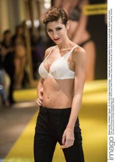 Model bei der Wonderbra Fashion Show im El Corte Ingles. Madrid, 15.12.2015 Foto:xDyDxFotografosx xFuturexImage