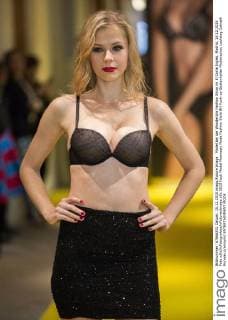 Model bei der Wonderbra Fashion Show im El Corte Ingles. Madrid, 15.12.2015 Foto:xDyDxFotografosx xFuturexImage