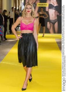 Model bei der Wonderbra Fashion Show im El Corte Ingles. Madrid, 15.12.2015 Foto:xDyDxFotografosx xFuturexImage
