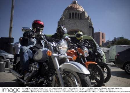 (151215) -- MEXICO CITY, Dec. 15, 2015 -- Bikers participate in a protest against the new traffic regulations, in Mexico City, capital of Mexico, on Dec. 15, 2015. The new Traffic Regulation came into effect on Tuesday in Mexico City. Alejandro Ayala) (rtg) (ah) MEXICO-MEXICO CITY-SOCIETY-PROTEST e AlejandroxAyala 