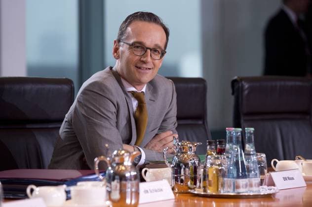 Bilder des Tages Deutschland, Berlin, Bundeskanzleramt, 85. Kabinettssitzung, Justizminister Heiko Maas SPD, 16.12.2015
