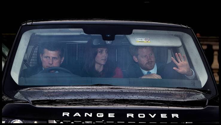 . 16 12 2015. London, United Kingdom. The Queen s Christmas Lunch. Prince Harry and The Duchess of Cambridge arrive at Buckingham Palace for the The queens lunch  xAndrewxParsonsx xi-Imagesx IIM-11588-0002