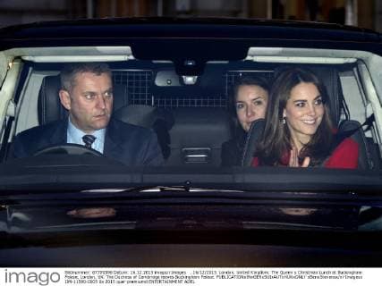 . 16 12 2015. London, United Kingdom. The Queen s Christmas Lunch at Buckingham Palace, London, UK. The Duchess of Cambridge leaves Buckingham Palace.  xBenxStevensx xi-Imagesx IIM-11590-0005