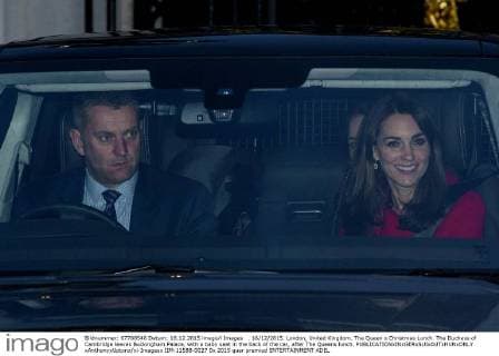 . 16 12 2015. London, United Kingdom. The Queen s Christmas Lunch. The Duchess of Cambridge leaves Buckingham Palace, with a baby seat in the back of the car, after The Queens lunch.  xAnthonyxUptonx xi-Imagesx IIM-11588-0027