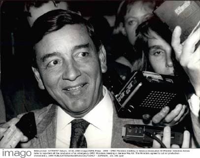 1990 - OPEC Ministers meeting in Geneva Venezuelan Oil Minister Celestino Armas talks to reporters at the conclusion of an emergency OPEC Ministers meeting in Geneva May 03. The Ministers agreed to cut oil production immediately. 1990 - ZUMAk09_