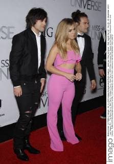 Wahl zur Miss Universe - Red Carpet No UK - No US: 20 December 2015 - Las Vegas, NV - The Band Perry, Neil Perry, Kimberly Perry, Reid Perry. 2015 Miss Universe Red Carpet at the Planet Hollywood Resort and Casino.  MJT AdMedia