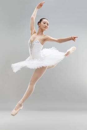 Young women dance ballet  cpmh-97328f10z