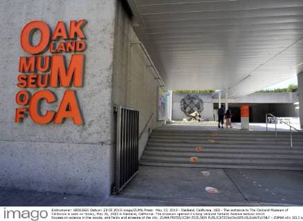 Architektur von Kevin Roche May 23, 2013 - Oakland, California, USA - The entrance to The Oakland Museum of California is seen on Friday, May 31, 2013 in Oakland, California. The museum opened it s long-delayed Natural Science section which focuses on science in the woods, and fields and streams of the city. ZUMA PRESS JOSH EDELSON  - ZUMAl