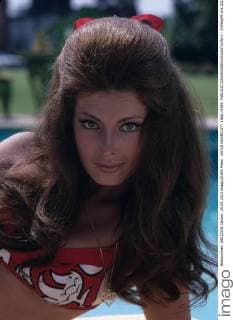 GAYLE HUNNICUTT 1968.v9345. - ZUMAg49