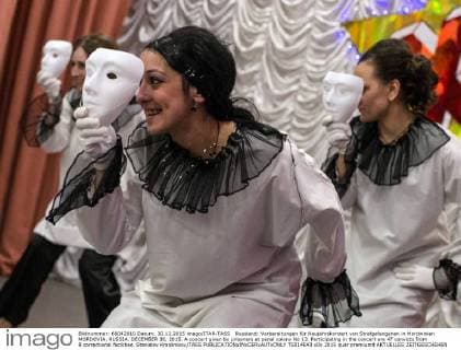 Russland: Vorbereitungen fÃ¼r Neujahrskonzert von Strafgefangenen in Mordwinien MORDOVIA, RUSSIA. DECEMBER 30, 2015. A concert given by prisoners at penal colony No 13. Participating in the concert are 47 convicts from 8 correctional facilities. Stanislav Krasilnikov TASS  TS014E43