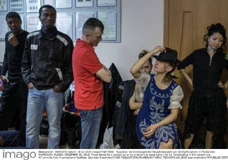 Russland: Vorbereitungen fÃ¼r Neujahrskonzert von Strafgefangenen in Mordwinien MORDOVIA, RUSSIA. DECEMBER 30, 2015. Preparations for a concert given by prisoners at penal colony No 13. Participating in the concert are 47 convicts from 8 correctional facilities. Stanislav Krasilnikov TASS  TS014E49