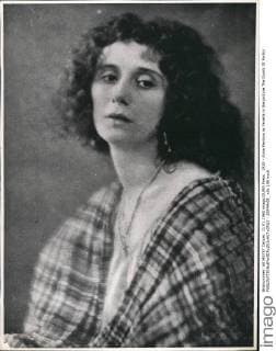 1925 - Anna Pavlova as Fenella in the picture The Dumb Of Portici - ZUMAk09_