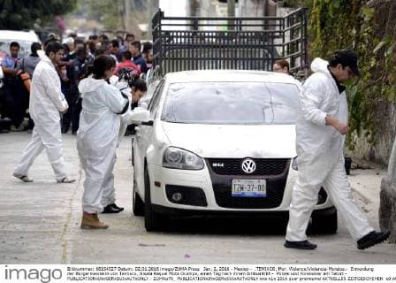 Jan. 2, 2016 - Mexico - .TEMIXCO, Mor. Violence Violencia-Morelos.- Ermordung der Bürgermeisterin von Temixco, Gisela Raquel Mota Ocampo, einen Tag nach ihrem Amtsantritt - Polizei und Forensiker am Tatort -  - ZUMAu78_