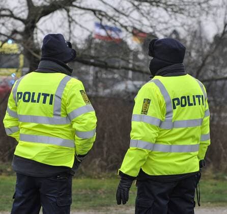 dänische Grenzkontrolle Kontrolle an der deutsch-dänischen Grenze durch die dänische Polizei auf der A7. Personen ohne gültige Ausweispapiere wird die Einreise ins Königreich verwehrt.