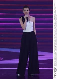Top Ten Chinese Gold Songs Award in Hongkong HONG KONG, CHINA - JANUARY 07: (CHINA OUT) Singer Jinny Ng performs onstage during the 38th Top Ten Chinese Gold Songs Award on January 7, 2016 in Hong Kong, China.  CFP22366080sp