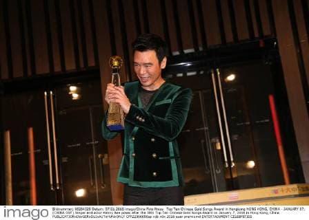 Top Ten Chinese Gold Songs Award in Hongkong HONG KONG, CHINA - JANUARY 07: (CHINA OUT) Singer and actor Kenny Bee poses after the 38th Top Ten Chinese Gold Songs Award on January 7, 2016 in Hong Kong, China.  CFP22366086sp