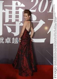BEIJING, CHINA - JANUARY 07: (CHINA OUT) Actress Ada Choi arrives at the red carpet of the 2015 Sina Weibo Award Ceremony at China World Trade Center Tower III on January 7, 2016 in Beijing, China.  CFP477916079