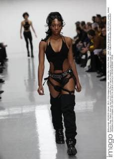 London Men s Fashion Week - Nazir Mazhar Modenschau . 08 01 2016. London, United Kingdom. Nazir Mazhar show on day one of London Men s Fashion Week for autumn winter 2016.  xStephenxLockx xi-Imagesx IIM-11691-0001