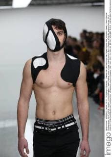 Themen der Woche Bilder des Tages London Men s Fashion Week - Nazir Mazhar Modenschau . 08 01 2016. London, United Kingdom. Nazir Mazhar show on day one of London Men s Fashion Week for autumn winter 2016.  xStephenxLockx xi-Imagesx IIM-11691-0012