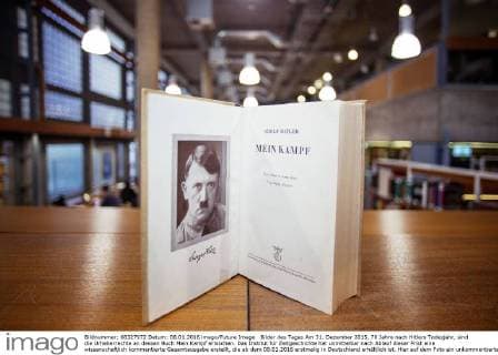Bilder des Tages Am 31. Dezember 2015, 70 Jahre nach Hitlers Todesjahr, sind die Urheberrechte an dessen Buch Mein Kampf erloschen. Das Institut für Zeitgeschichte hat unmittelbar nach Ablauf dieser Frist eine wissenschaftlich kommentierte Gesamtausgabe erstellt, die ab dem 08.01.2016 erstmalig in Deutschland erhältlich ist. Hier auf dem Foto ein unkommentiertes Exemplar von Mein Kampf vom Eher Verlag München aus dem Jahr 1942 Foto:xC.xHardtx xFuturexImage