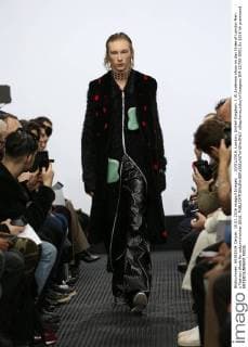 . 10 01 2016. London, United Kingdom. J.W.Anderson show on day three of London Men s Fashion Week for autumn winter 2016.  xStephenxLockx xi-Imagesx IIM-11705-0001