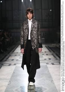 London Fashion Week: Alexander McQueen Modenschau . 10 01 2016. London, United Kingdom. Alexander McQueen show on day three of London Men s Fashion Week .  xStephenxLockx xi-Imagesx IIM-11707-0004