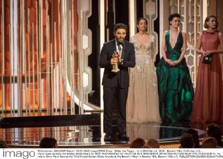 Bilder des Tages - 11.1.2016 Jan 10, 2016 - Beverly Hills, California, U.S. - Oscar Isaac accepts the Golden Globe Award for BEST PERFORMANCE BY AN ACTOR IN A MINI-SERIES OR MOTION PICTURE MADE FOR TELEVISION for his role in Show Me a Hero at the 73rd Annual Golden Globe Awards at the Beverly Hilton in Beverly Hills. Beverly Hills U.S. - ZUMAz03_