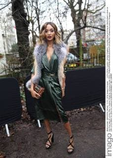 . 11 01 2016. London, United Kingdom. Jourdan Dunn arriving at the Burberry show on the final day of London Men s Fashion Week for autumn winter 2016.  xStephenxLockx xi-Imagesx IIM-11713-0002