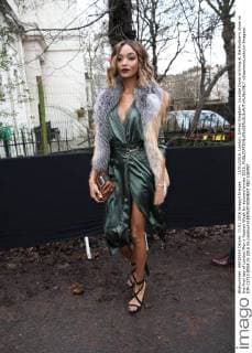 . 11 01 2016. London, United Kingdom. Jourdan Dunn arriving at the Burberry show on the final day of London Men s Fashion Week for autumn winter 2016.  xStephenxLockx xi-Imagesx IIM-11713-0004