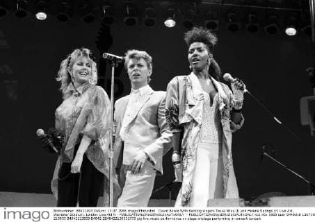 David Bowie With backing singers Tessa Niles (l) and Helena Springs (r) Live Aid, Wembley Stadium, London Live Aid N - 