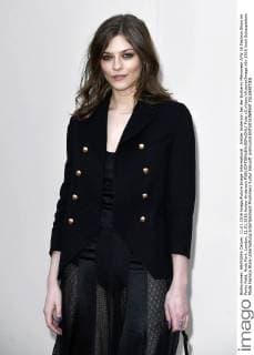 Amber Anderson bei der Burberry Menswear A W 16 Fashion Show im Perks Field, Hyde Park. London, 11.01.2016 Amber Anderson  Foto:xS.xVasx xFuturexImage