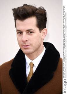 Mark Ronson bei der Burberry Menswear A W 16 Fashion Show im Perks Field, Hyde Park. London, 11.01.2016 Mark Ronson  Foto:xS.xVasx xFuturexImage