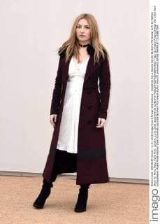 Josephine de La Baume bei der Burberry Menswear A W 16 Fashion Show im Perks Field, Hyde Park. London, 11.01.2016 Josephine de La Baume  Foto:xS.xVasx xFuturexImage
