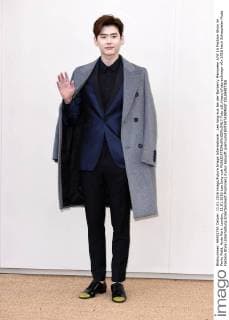 Lee Jong-suk bei der Burberry Menswear A W 16 Fashion Show im Perks Field, Hyde Park. London, 11.01.2016 Lee Jong-suk  Foto:xS.xVasx xFuturexImage