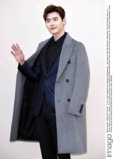 Lee Jong-suk bei der Burberry Menswear A W 16 Fashion Show im Perks Field, Hyde Park. London, 11.01.2016 Lee Jong-suk  Foto:xS.xVasx xFuturexImage