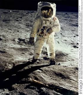 Moon: July 20, 1969 Astronaut Edwin Buzz Aldrin, pilot of the lunar module, walks on the moon during the Apollo 11 lunar landing. A leg of the Lunar Module Eagle can be seen in the foreground, and the module is reflected in Aldrin s faceplate. Commander Neil Armstrong took the photograph. xUnderwoodxArchives 4-NASA-Miss-Apol-M_1