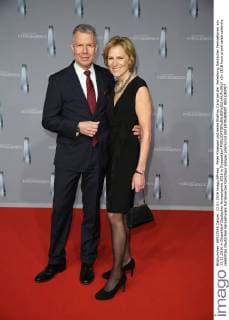 Peter Kloeppel und seine Ehefrau Carol bei der Verleihung Deutscher Fernsehpreis am 13.01.2016 in Düsseldorf Deutscher Fernsehpreis 2016 in Duesseldorf 