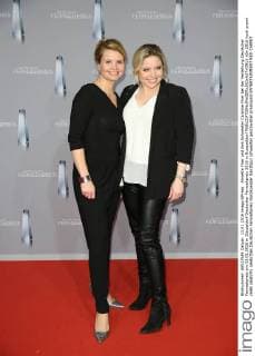 Annette Frier und ihre Schwester Caroline Frier bei der Verleihung Deutscher Fernsehpreis am 13.01.2016 in Düsseldorf Deutscher Fernsehpreis 2016 in Duesseldorf 