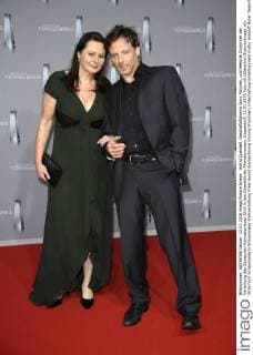 Astrid Quentell, Geschäftsführerin Sony Pictures, und Hendrik Duryn bei der Verleihung des Deutschen Fernsehpreises 2016 in den Düsseldorfer Rheinterrassen. Düsseldorf, 13.01.2016 Foto:xS.xGabschx xFuturexImage