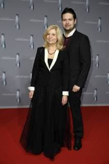 Sabine Postel mit Sohn Moritz Riewoldt bei der Verleihung des Deutschen Fernsehpreises 2016 in den Düsseldorfer Rheinterrassen. Düsseldorf, 13.01.2016 Foto:xS.xGabschx xFuturexImage