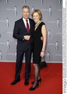 Peter Kloeppel mit Ehefrau Carol Kloeppel bei der Verleihung des Deutschen Fernsehpreises 2016 in den Düsseldorfer Rheinterrassen. Düsseldorf, 13.01.2016 Foto:xS.xGabschx xFuturexImage