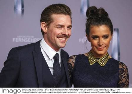 Klaas Heufer-Umlauf mit Freundin Doris Golpashin bei der Verleihung des Deutschen Fernsehpreises 2016 in den Düsseldorfer Rheinterrassen. Düsseldorf, 13.01.2016 Foto:xC.xHardtx xFuturexImage