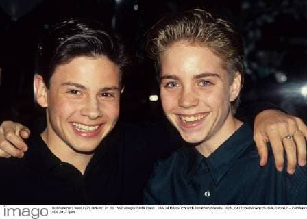 JASON MARSDEN with Jonathan Brandis. - ZUMAg49