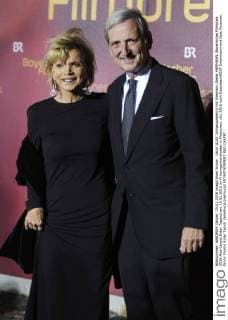 Uschi GLAS (Schauspielerin) mit Ehemann Dieter HERMANN. Bayerischer Filmpreis 2016-Red Carpet,Roter Teppich,am 15.01.2016 im Prinzregententheater in Muenchen.