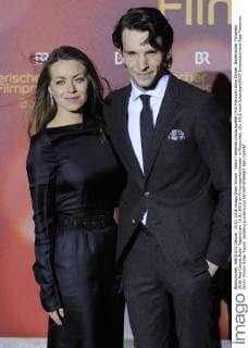 Sabin Tambrea (Schauspieler) mit Freundin Alice Dwyer. Bayerischer Filmpreis 2016-Red Carpet,Roter Teppich,am 15.01.2016 im Prinzregententheater in Muenchen.