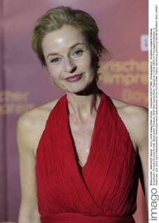 Franziska SCHLATTNER (Schauspielerin) ,Einzelbild,angeschnittenes Einzelmotiv,Portraet,Portrait,Porträt. Bayerischer Filmpreis 2016-Red Carpet,Roter Teppich,am 15.01.2016 im Prinzregententheater in Muenchen.