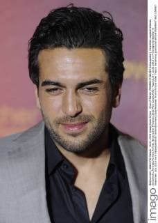 Elyas M Barek (MBAREK,M BAREK Schauspieler), Einzelbild,angeschnittenes Einzelmotiv,Portraet,Portrait,Porträt. Bayerischer Filmpreis 2016-Red Carpet,Roter Teppich,am 15.01.2016 im Prinzregententheater in Muenchen.